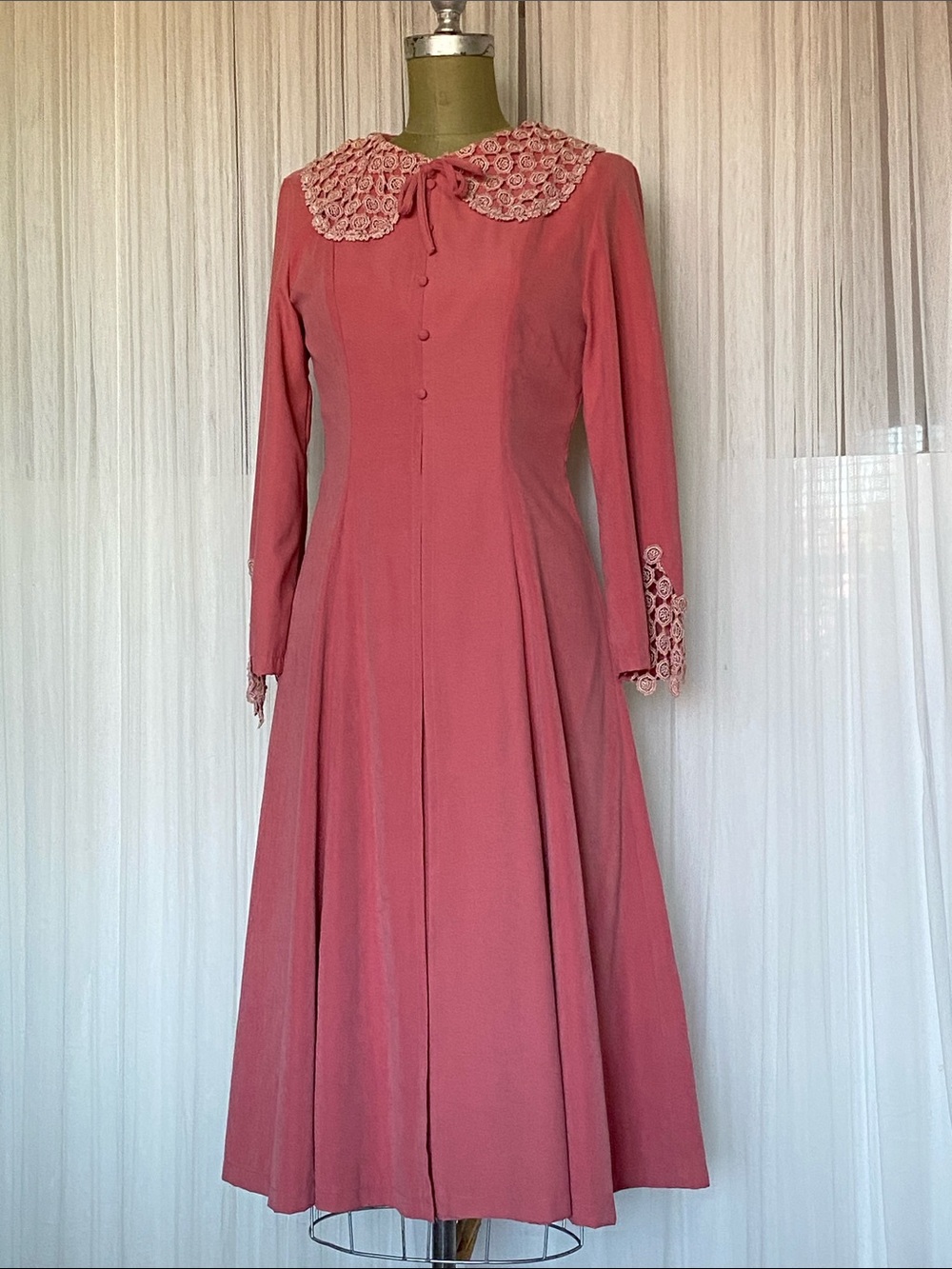 Vintage 80’s Pink Long Sleeve Midi Dress with Lace Collar